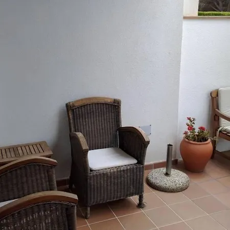 別荘 Amplia Vivienda Con Piscina *