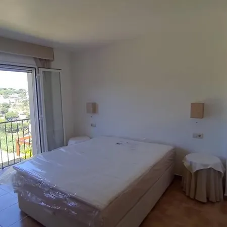 Amplia Vivienda Con Piscina 別荘